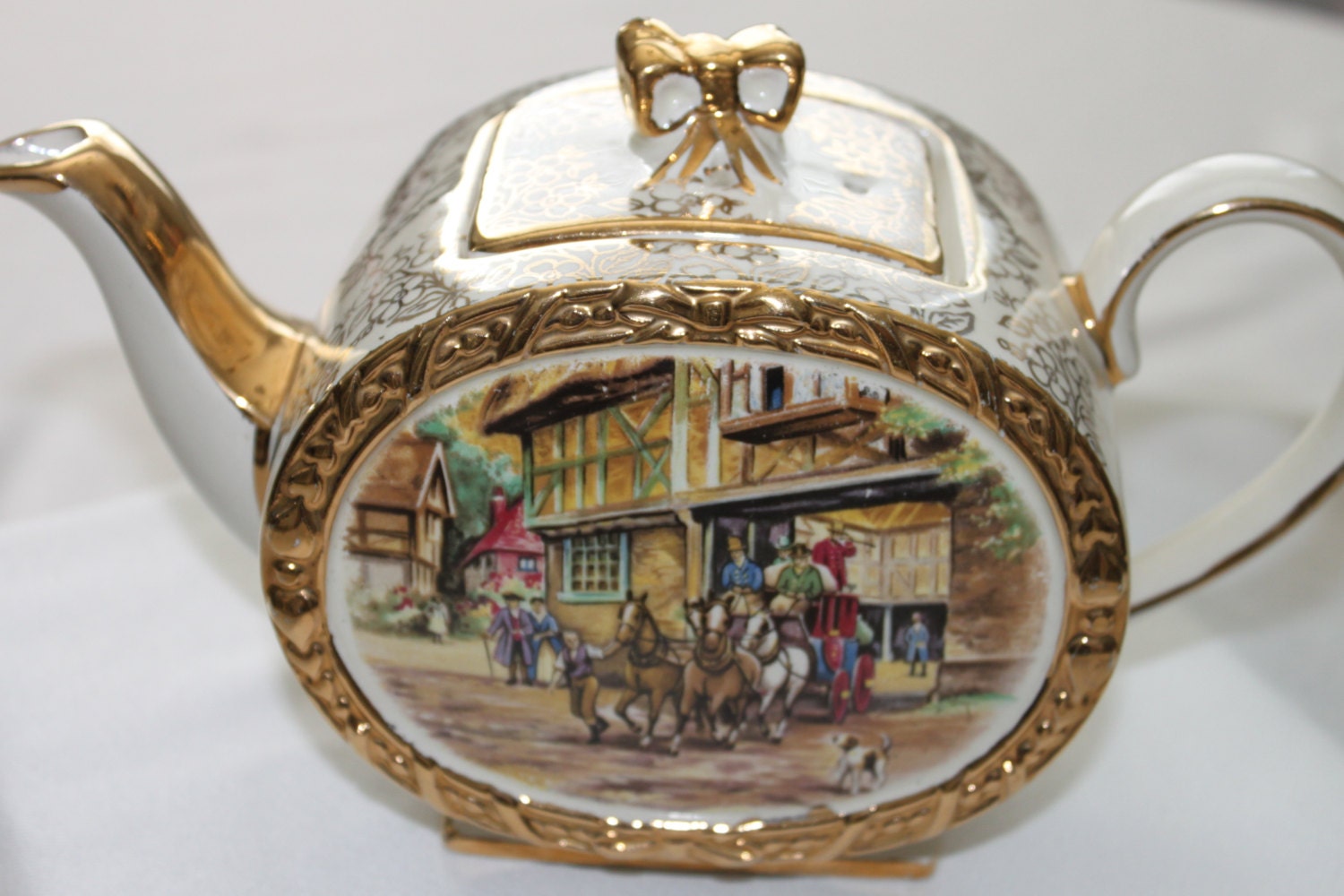 Antique Vintage Sadler Teapot English Teapot Horsedrawn