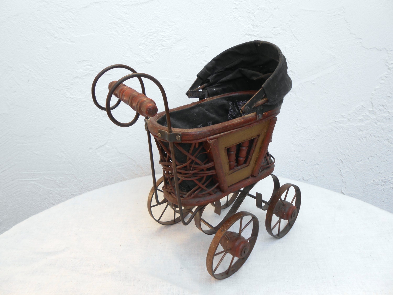Victorian Style Doll Carriage
