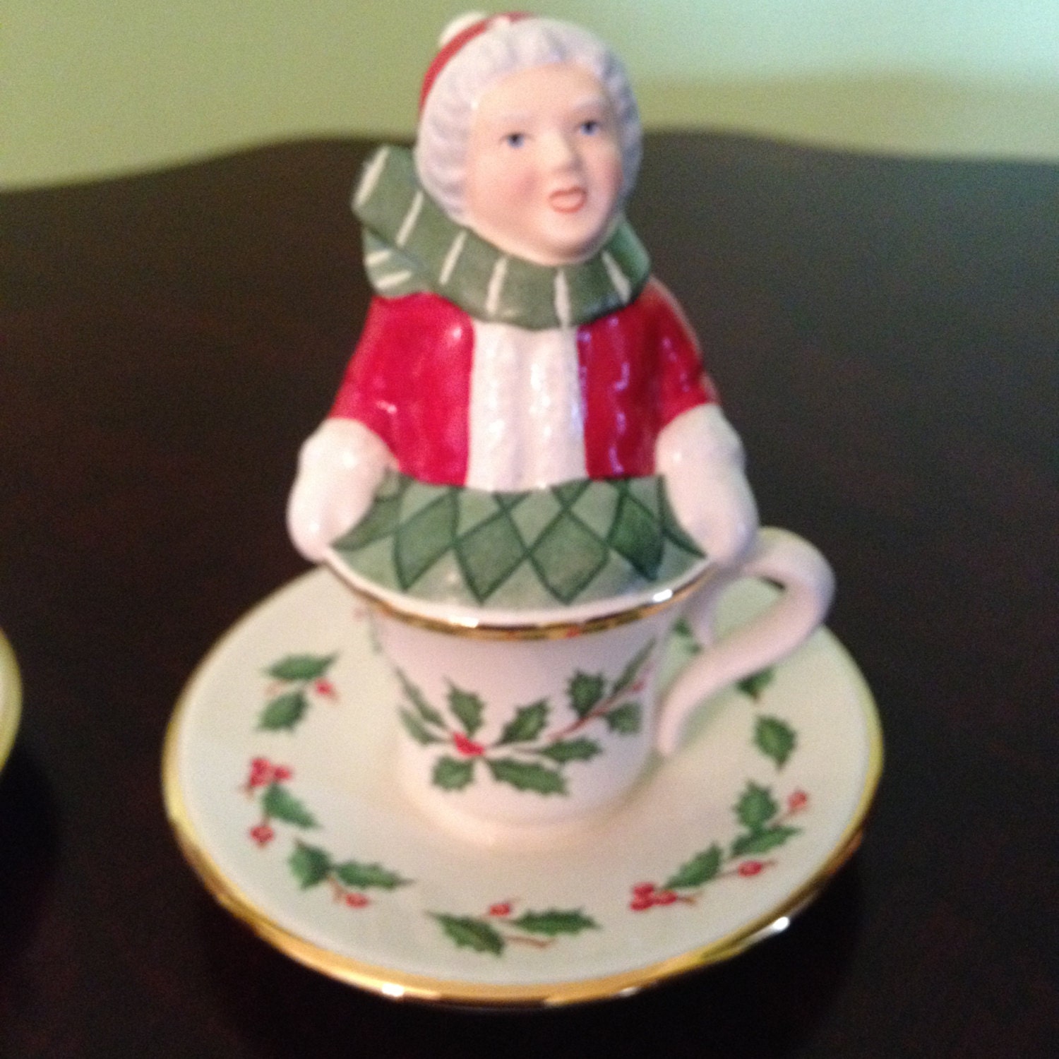 Vintage Christmas Lenox Mr. & Mrs Claus/Tea Cup Shakers