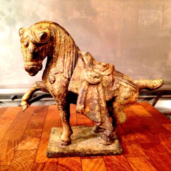 cast iron horse figurine