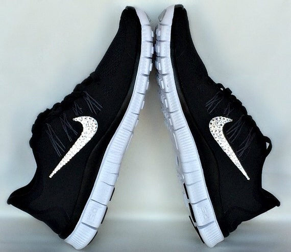 nike running free run trainers in silver