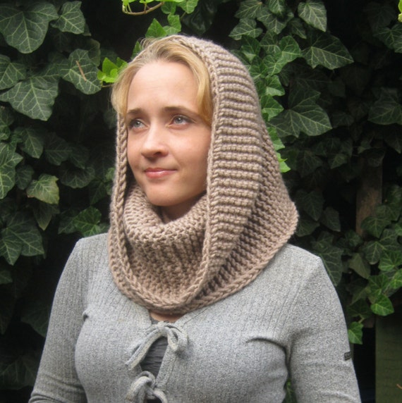 Chunky knitted warm Snood. Cowl. knit scarf. Handmade snood.