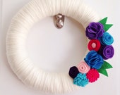 White Yarn Wreath with Felt Spring Flowers Il_170x135