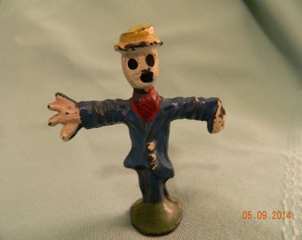 miniature-tacky-scarecrow