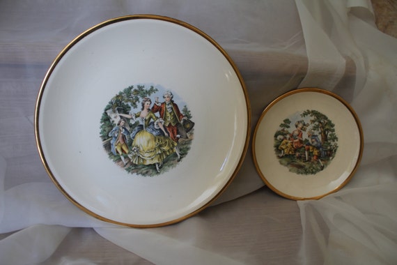 Royal China warranted 22k Gold Colonial Plates Set of 2