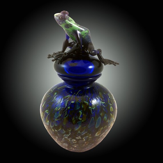 Items similar to glass frog vase on Etsy