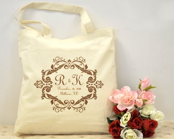 Custom bridal shower gift bags by WeddingPrinterStudio on Etsy