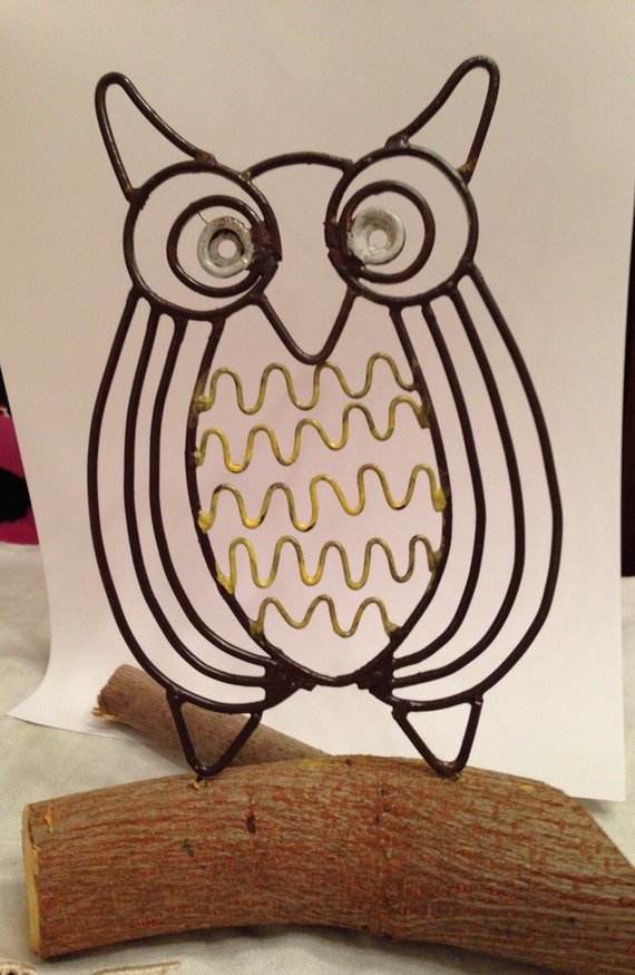 Wire hanger owl