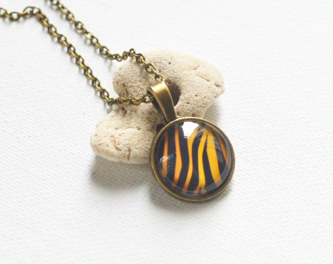 ANIMAL PRINT Pendant metal brass depicting fashionable tiger skin, Safari, Glamour, Style, Yellow, Orange