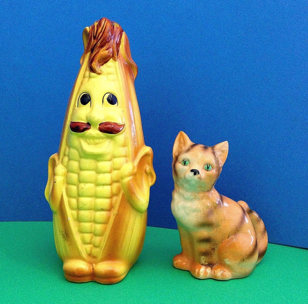 Vintage Made in Japan. Corn & Cat, Salt and Pepper Shakers. Haute Juice