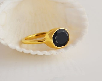 Black Onyx Ring - Gemstone Ring - Stacking Ring - Gold Ring - Oval Ring - bezel Set Ring - Birthstone ring - Christmas gift for her
