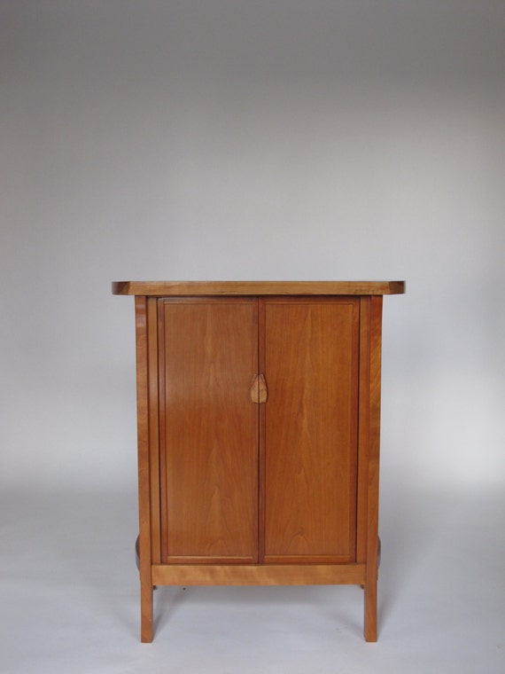 Cherry bar gehäuse: schmale holz bar / schnaps von mokuzaifurniture