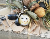 FEMALE IMAGES Round pendant metal brass with the image of girls under glass , Rustic , Vintage, Brown , Beige