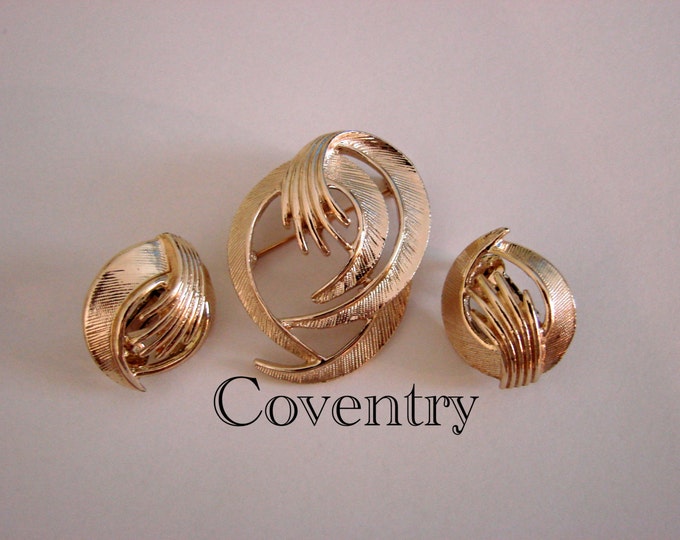 Sarah Coventry Goldtone Demi Parure / Brooch / Earrings / Designer Signed / Vintage Jewelry / Jewellery
