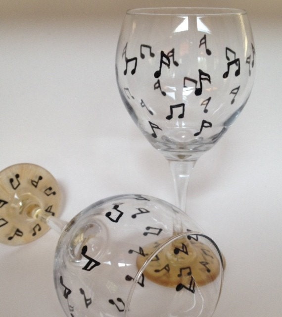 Items similar to Musical note hand painted wine glasses. Set of 2 on Etsy