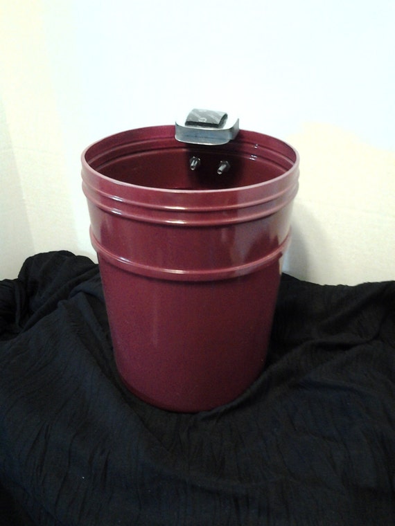 Burgundy Plastic Mini Trash Can Container