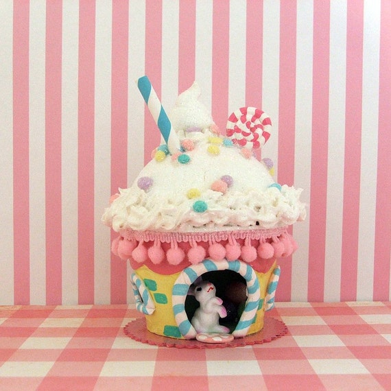 Sweet Cupcake House/Easter Cottage/Miniature House