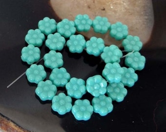 25 Czech Glass Daisy Flower Beads - Turquoise 8mm (C307)