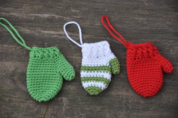 Holiday Crochet Mitten Trio Crochet Mittens Christmas