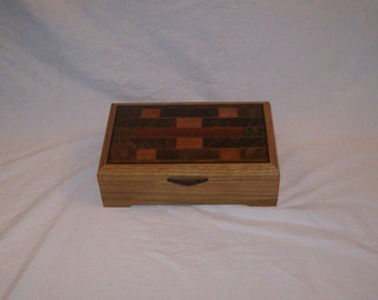 Quarter Sawn Oak Stain Glass Patern Keepsake Box