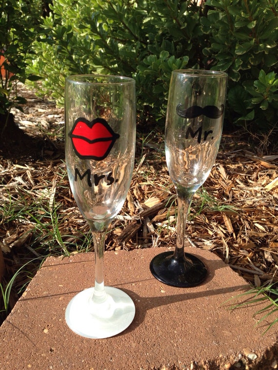 Wedding Wine Glasses with Lips and Mustache Painted Mr & Mrs wedding Champagne Flutes