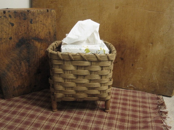Antique Clothespin Handwoven Basket Primitive Style, Primitive Laundry Room, Snippet Basket for Rug Hooking, Facial Tissue Basket, Upcycled