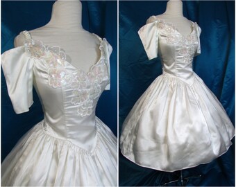 Items similar to vintage 80s GUNNE SAX Ivory Wedding PROM Peplum Dress ...