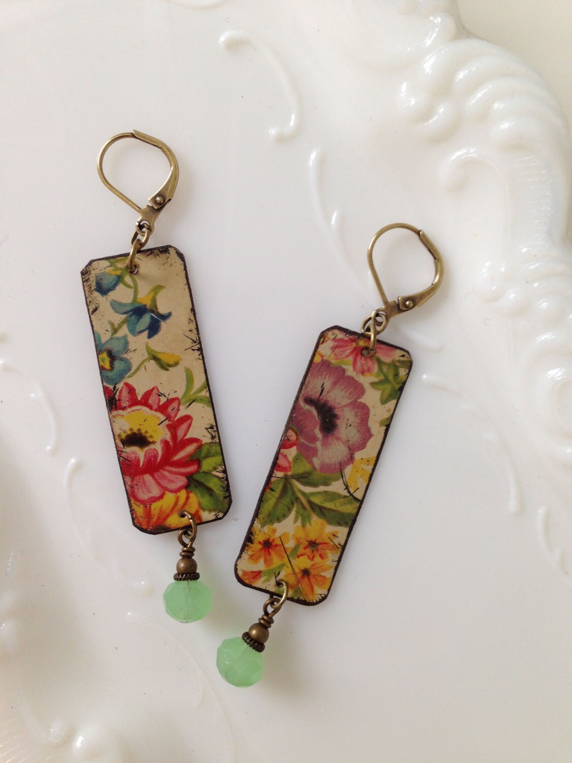 Tin Jewelry Earrings Delight Tin for the Tenth