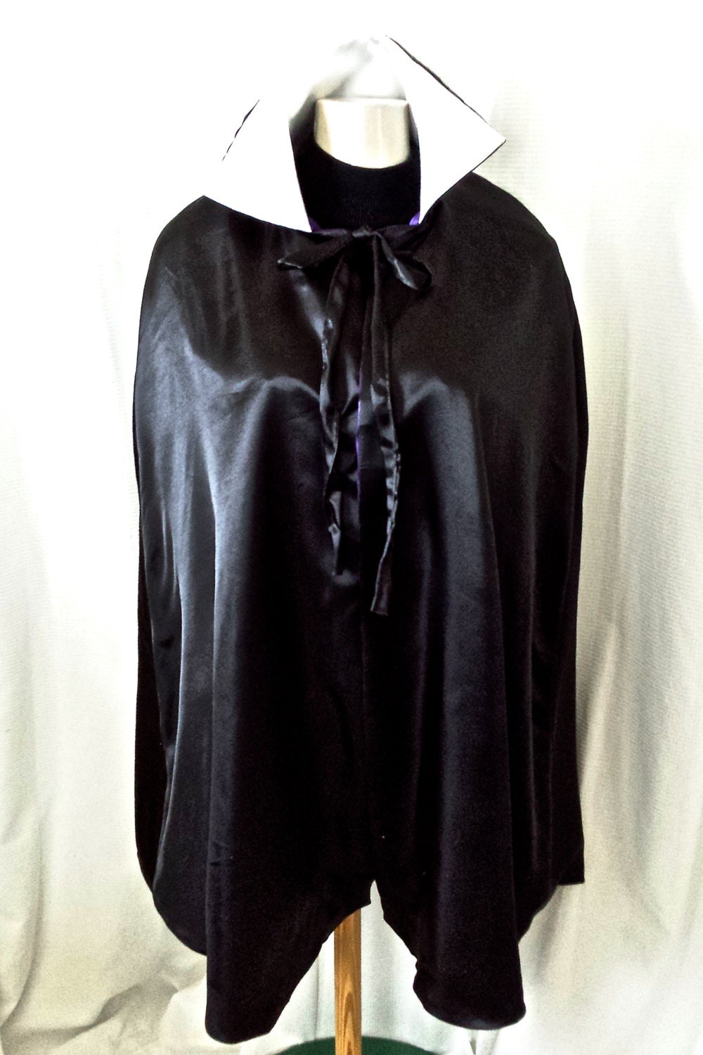 Evil Queen Royalty Cape Black satin with Purple by Schnippdiestel