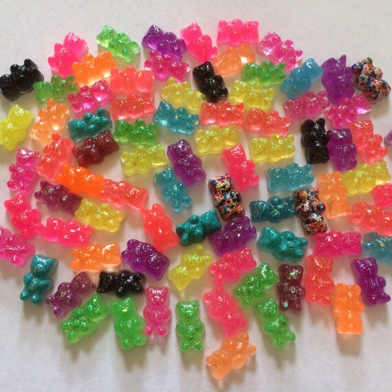 Items similar to WHOLESALE 100 GUMMY BEARS ReSiN cAbOcHoNs Real Size