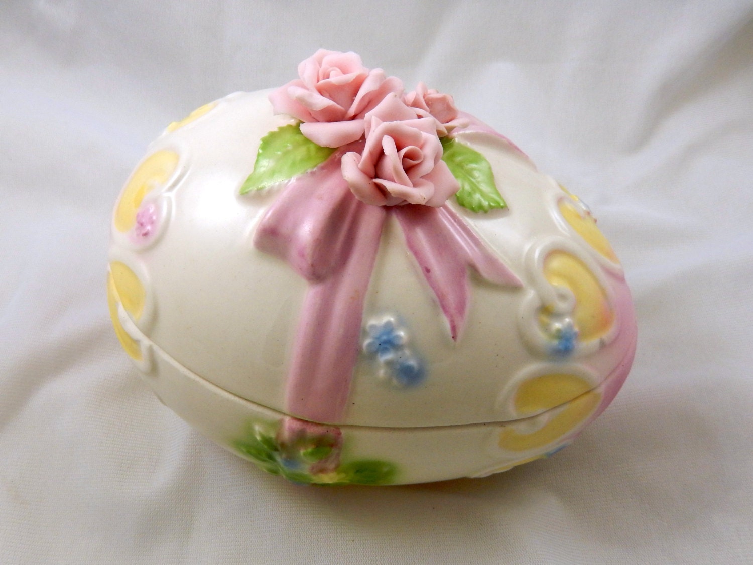 Lefton Easter Egg Candy Dish