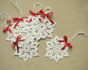 Crochet snowflakes Christmas decors Xmas tree ornaments Wedding decors appliques (set of 6)