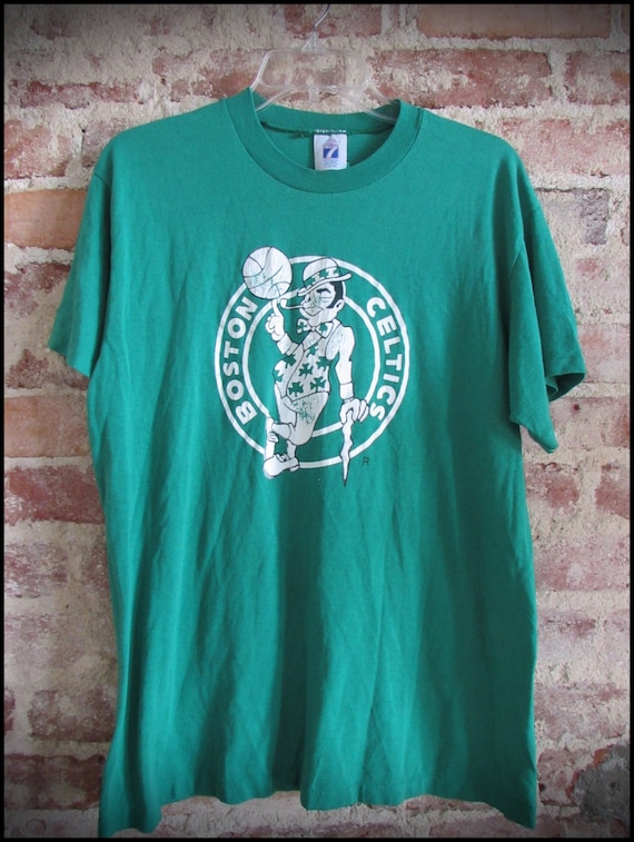 Vintage 90's NBA Logo 7 Boston Celtics Shirt by RackRaidersVintage