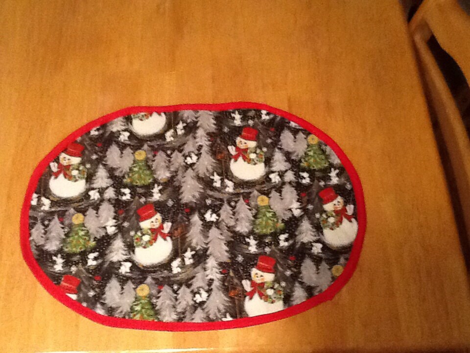 snowman winter scene, and snow play place mats or place settings (place setting or doyle for favorite center piece.