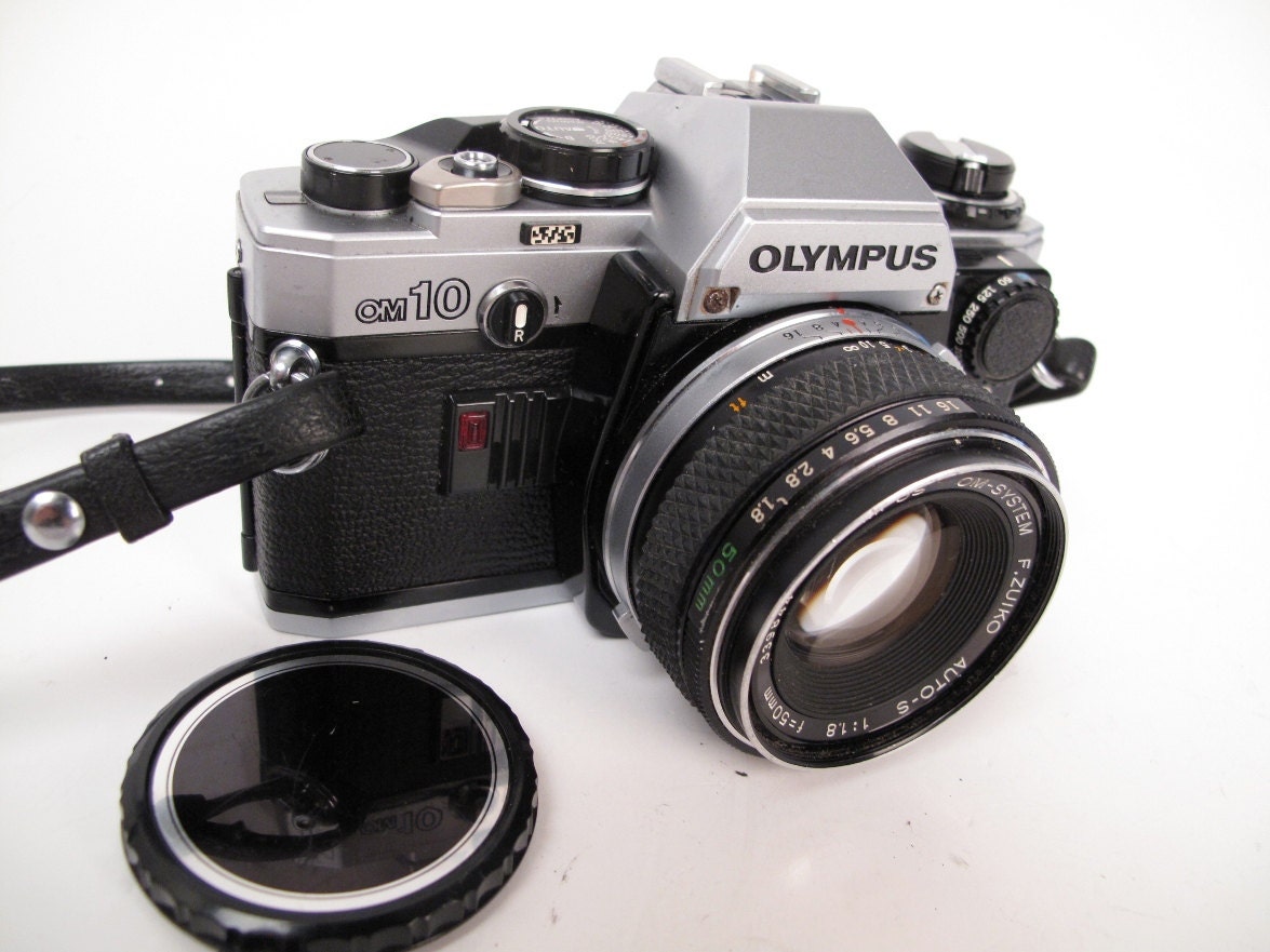 Olympus OM 10 35mm Camera Student SLR / 50mm Lens / Tested