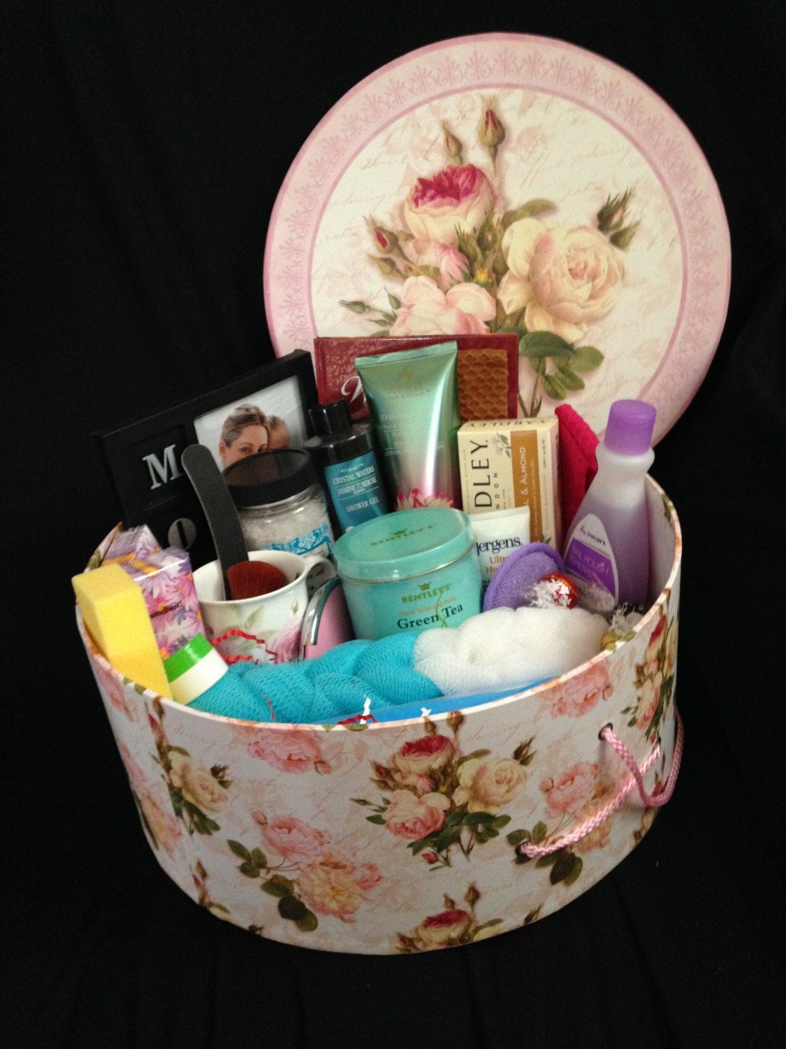 Gift Basket Ideas New Mom : The Gift Basket Every New Mom Needs - Fun
