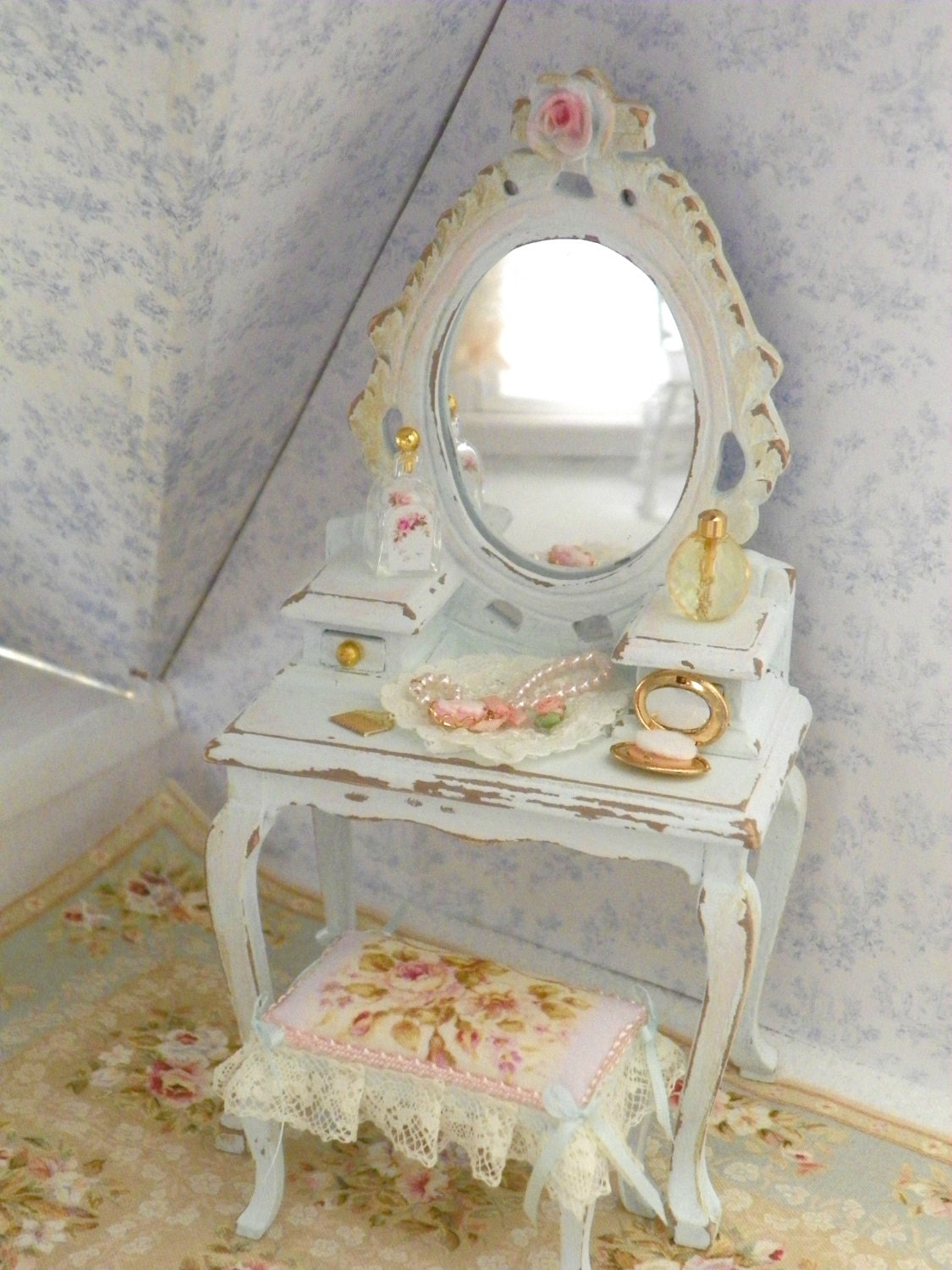 miniature shabby chic dollhouse vanity whit by Mondinadollhouse