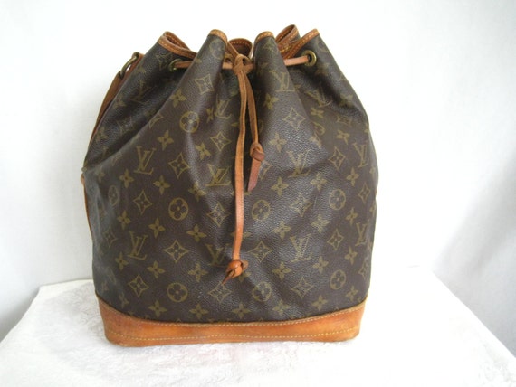 Vintage Authentic LOUIS VUITTON Drawstring Bag Shoulder Bag