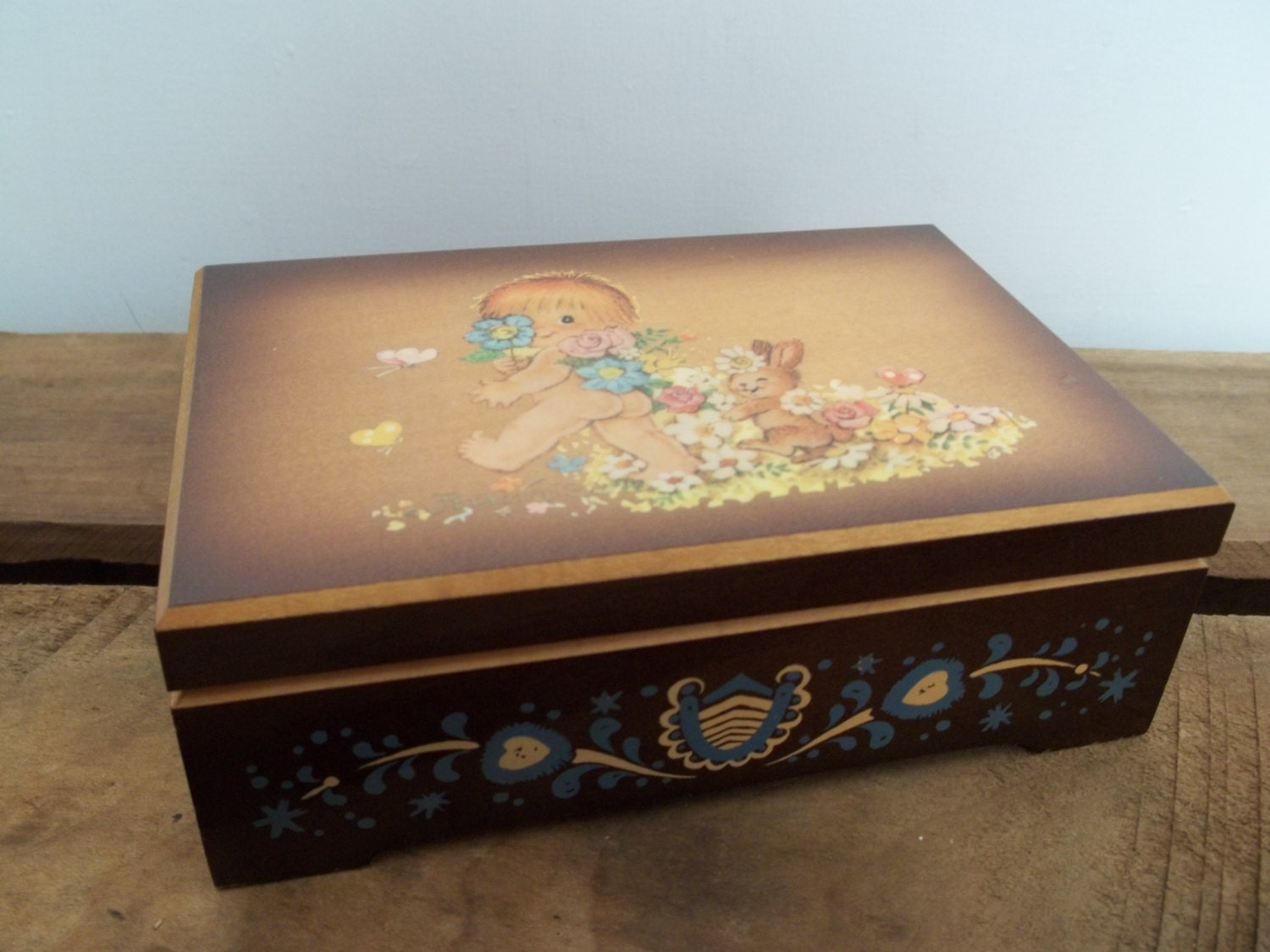 Vintage Music Box Wooden Box ANRI Carving Made in Italy