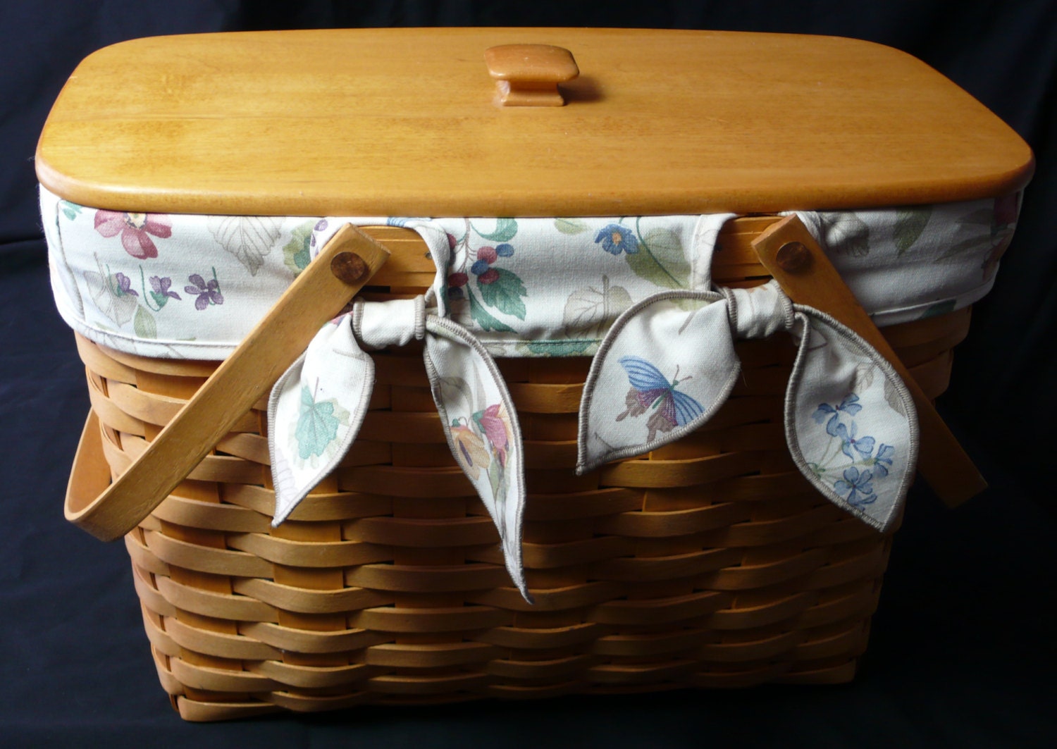 Longaberger Magazine Basket with Lid protector and Liner