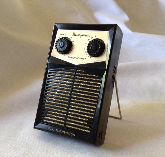 Vintage Transistor RadioNew Yorker Super Eighty Transistor