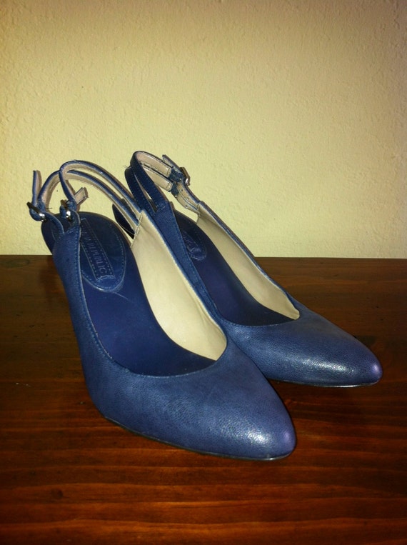 Navy Blue Shoes Size 6 by Under100dollars on Etsy