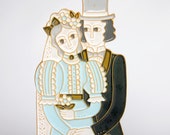 Ceramic vintage bride and groom wedding vase, wedding bouquet vase, unique wedding gift, marriage flower vase, Victorian wedding vase Ceramic vintage bride and groom wedding vase, wedding bouquet vase, unique wedding gift, marriage flower vase, Victorian wedding vase
