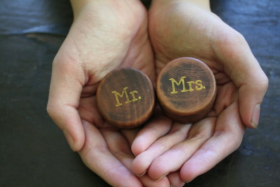 Wedding ring box set. Tiny round ring boxes, ring bearer accessory, ring warming. Pair of pine ring boxes with Mr and Mrs design in gold.