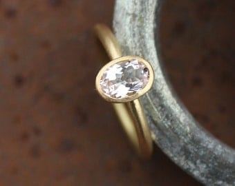 Ring with Morganite 18k - Engagement