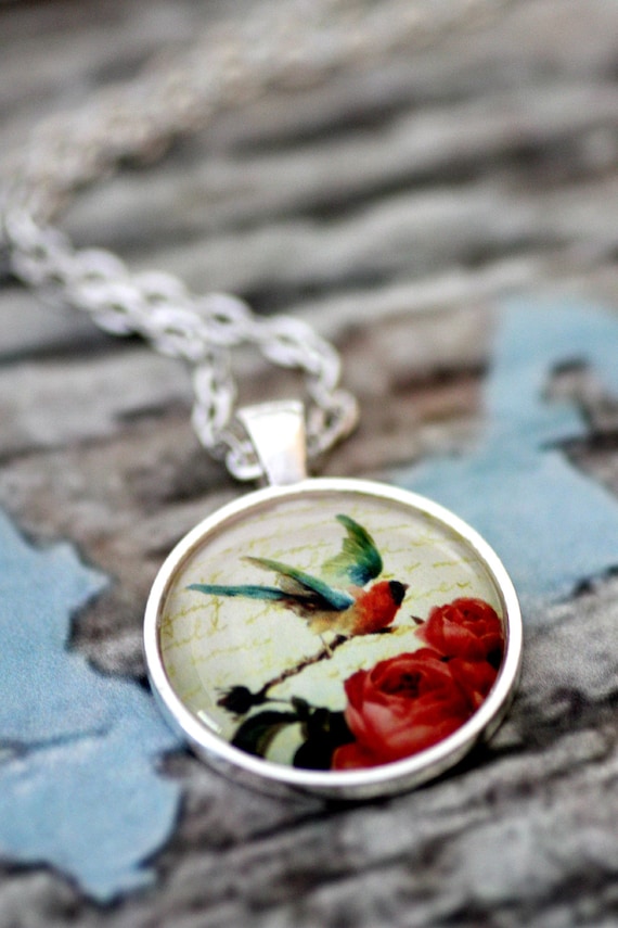 FREE SHIPPING Shabby Chic Bird Necklace - Silver Bird Jewellery - Retro Necklace