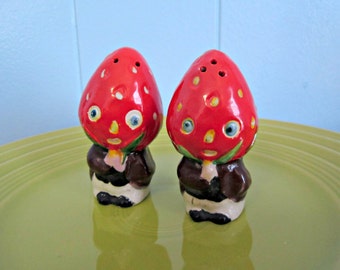 Items similar to Quirky Car and RV Salt and Pepper Shakers on Etsy