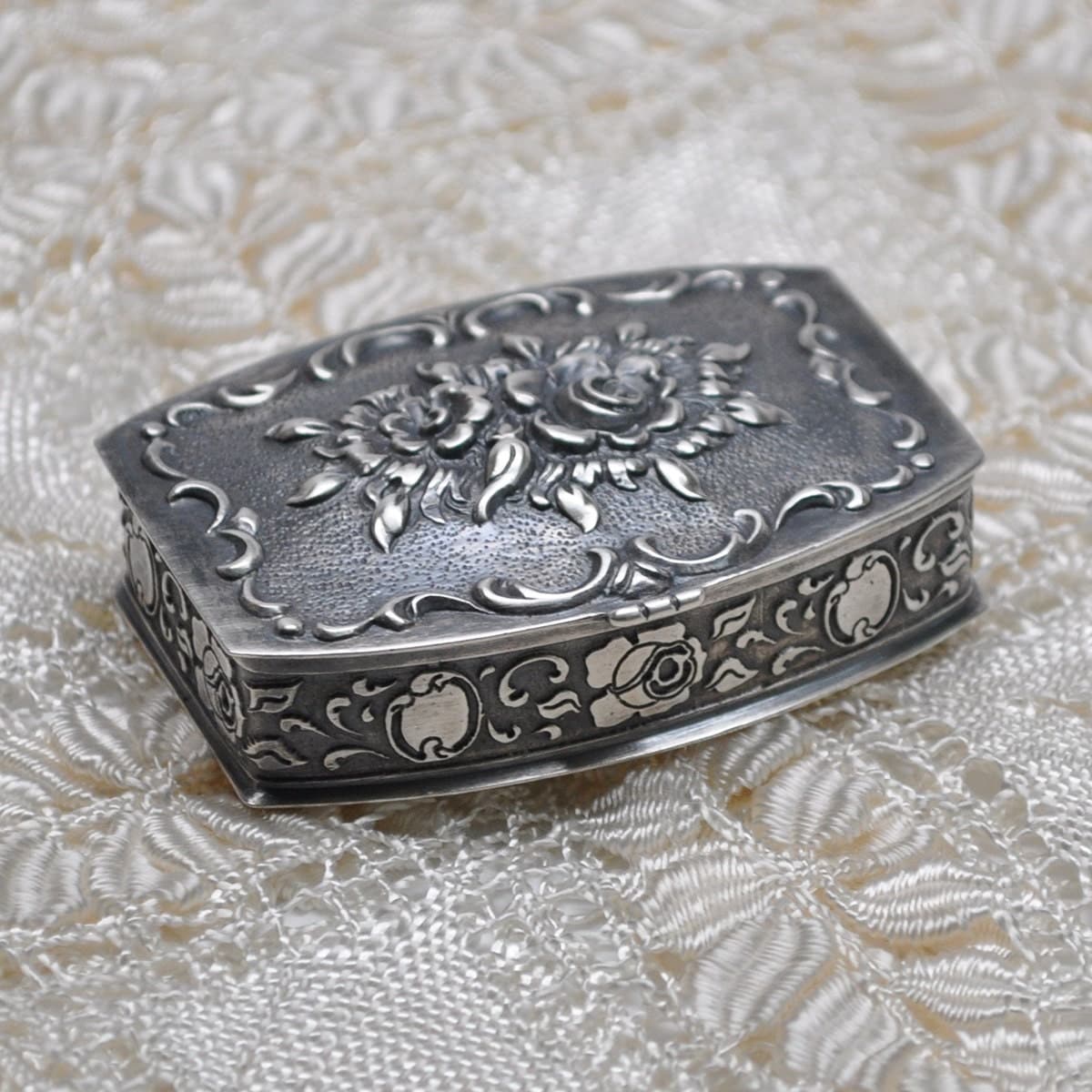 Antique Solid Silver Snuff Box Compact Rococo by DanetteDarbonne