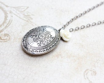 Antique Silver Locket Necklace Cream Off White Rose Charm Pendant Vintage Style Photo Locket Keepsake Jewellery Mementos Secret Hiding Place