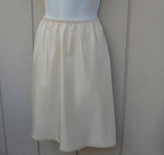 80 s ivory light satin half slip vintage farr west skirt 80 s ivory light satin half slip vintage farr west skirt